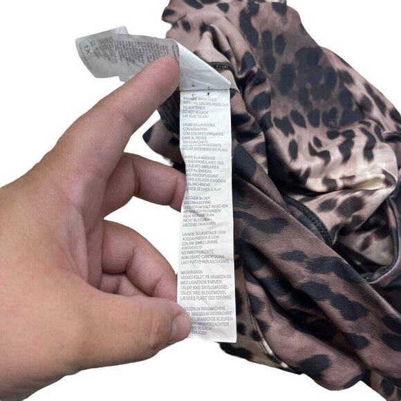 Fabletics Oasis Twist-Front Sports Bra Animal Print Plus Size 1X 16/18 - Picture 8 of 9